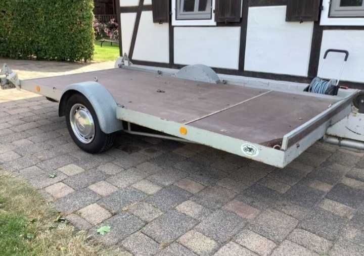 Przyczepa samochodowa z hamulcem najazdowym DMC1000kg produkcja Niemcy