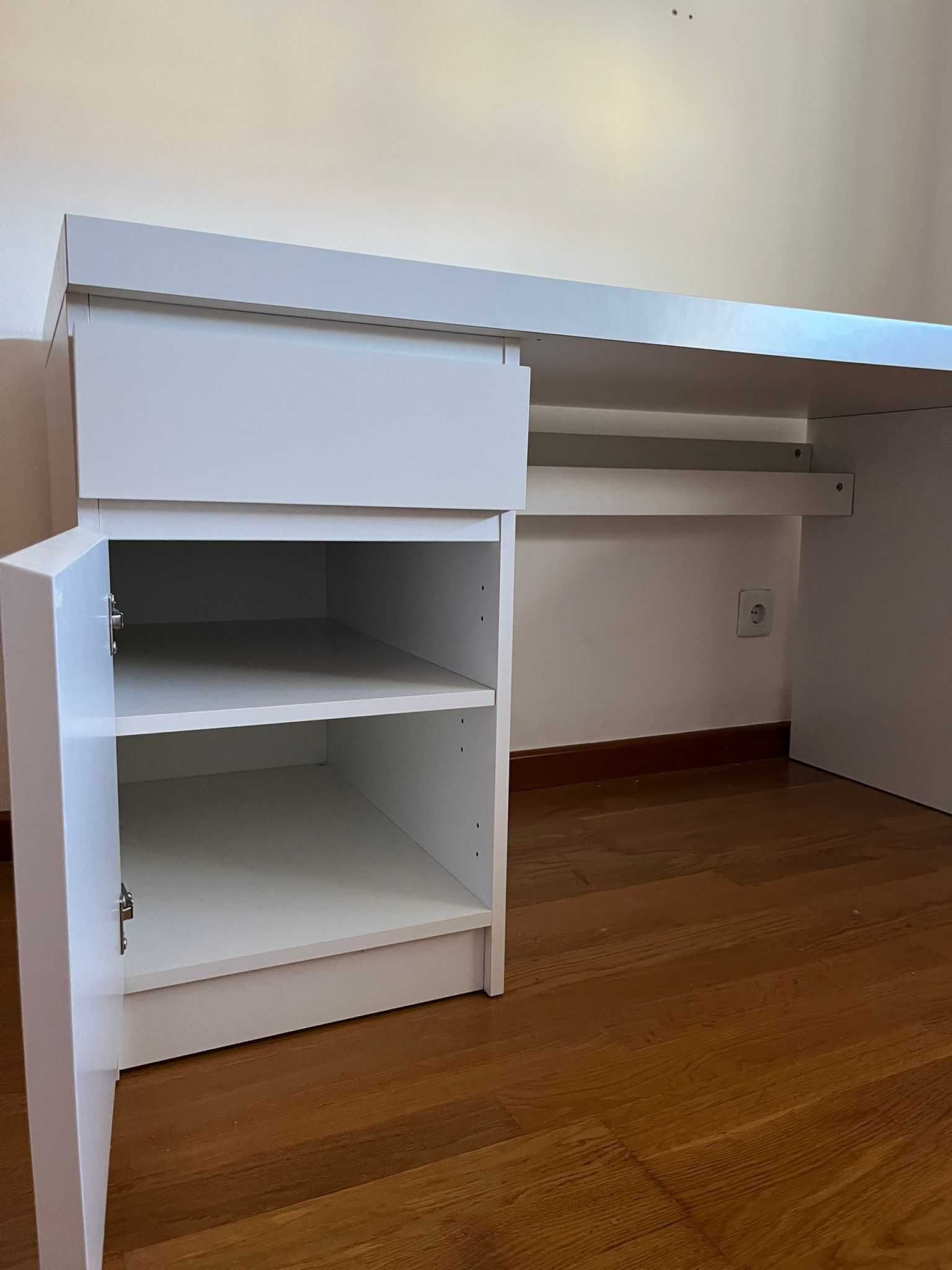 Vendo secretária branca Ikea