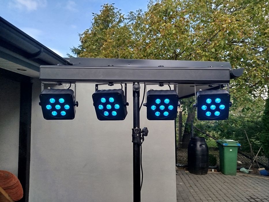 Zestaw oświetleniowy 4 z par LED kompletny