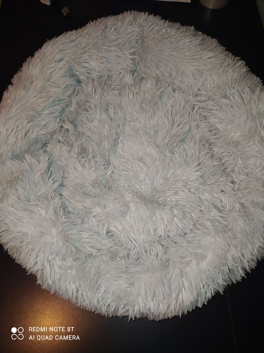 Włochate legowisko dla pieska szare