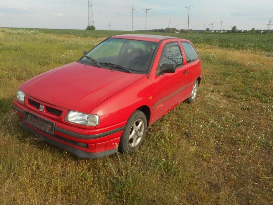 Seat Ibiza,1,4 benzyna,8-zaworowa,na części,czerwony