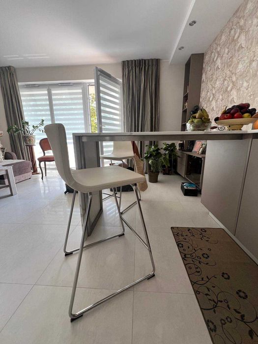 Sprzedam 2 stołki barowe z oparciem - STAN IDEALNY