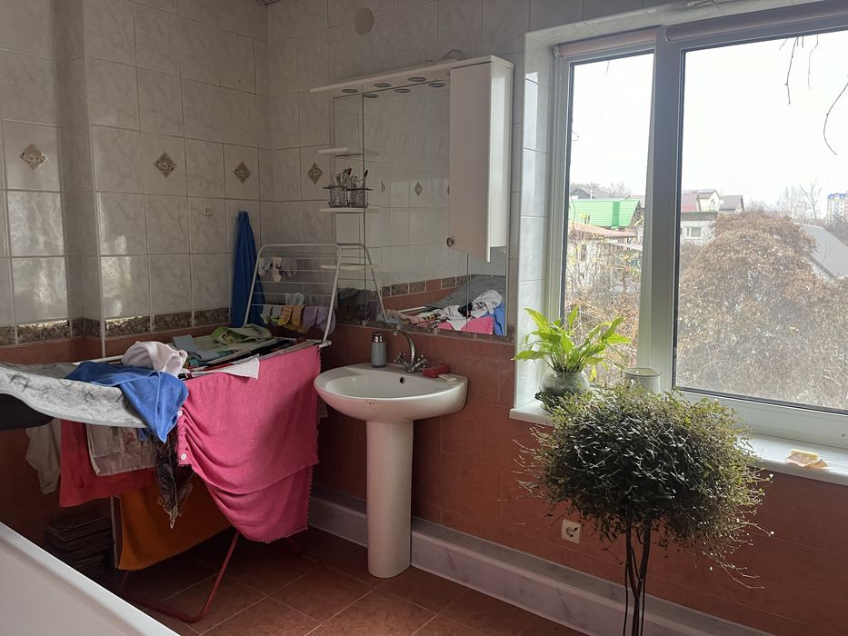 Продам ДОМ. на ж/м ПОБЕДА-3 , с ремонтом