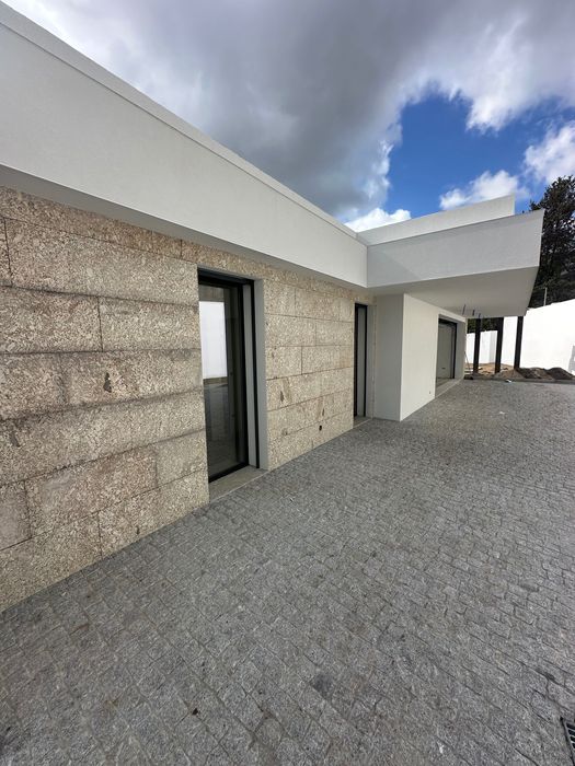 Faço obras em paralelo ( calceteiro )