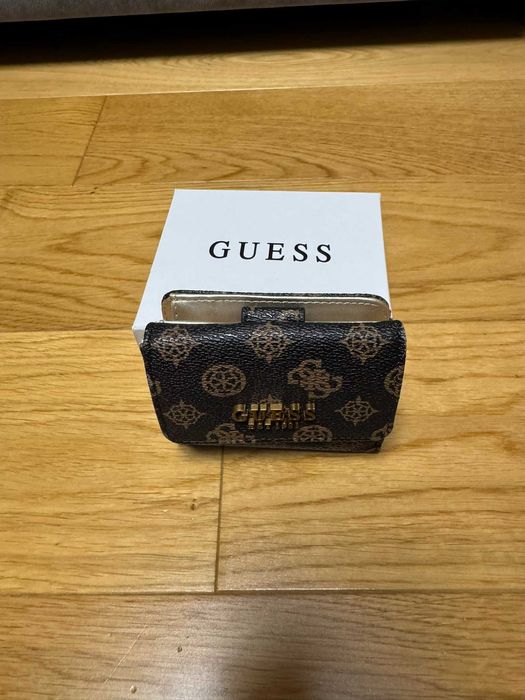 GUESS portfel skórzany portfelik