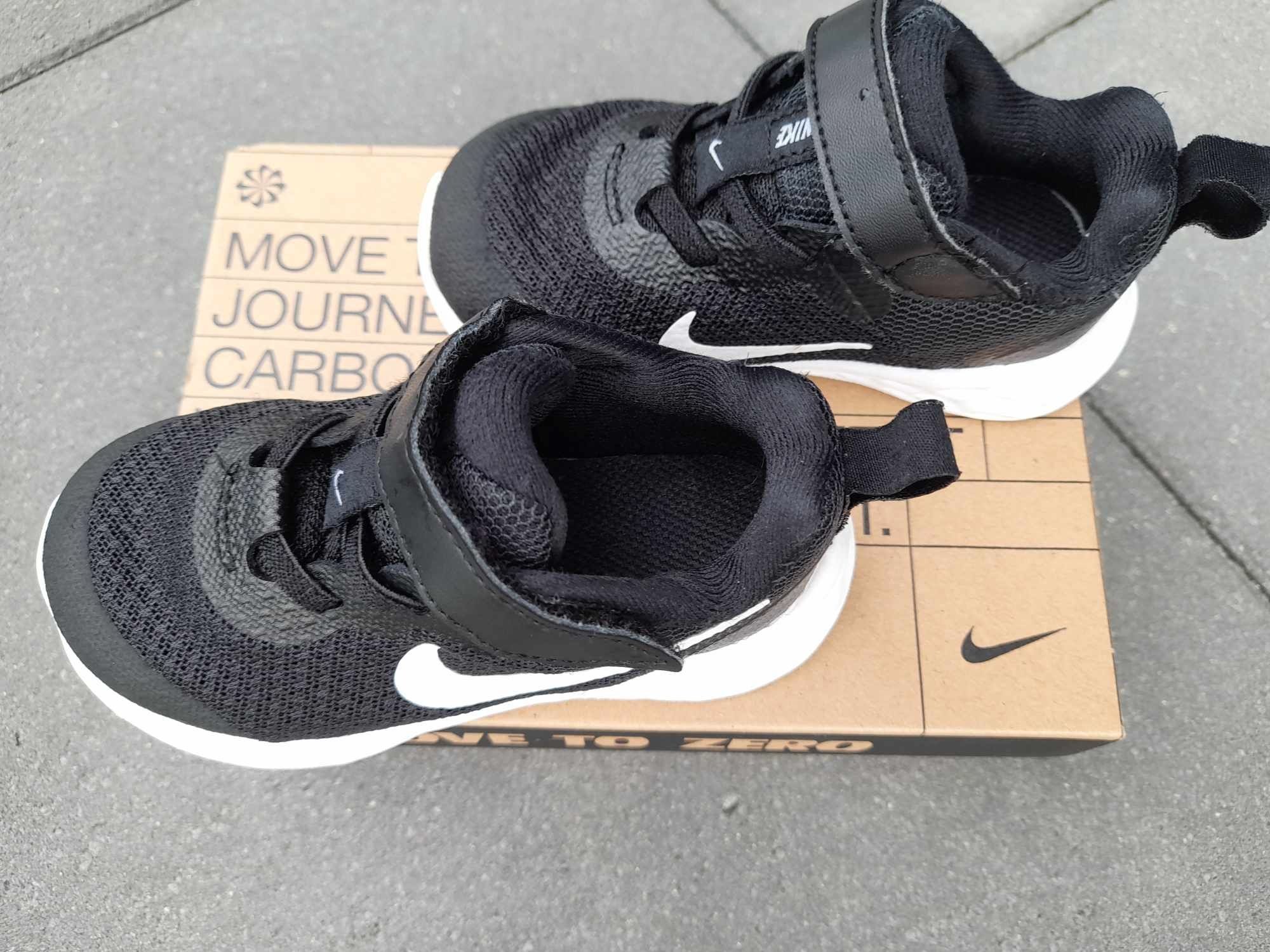 Buty dla dziecka Nike Revoluion 6 NN, rozm 22, jak nowe