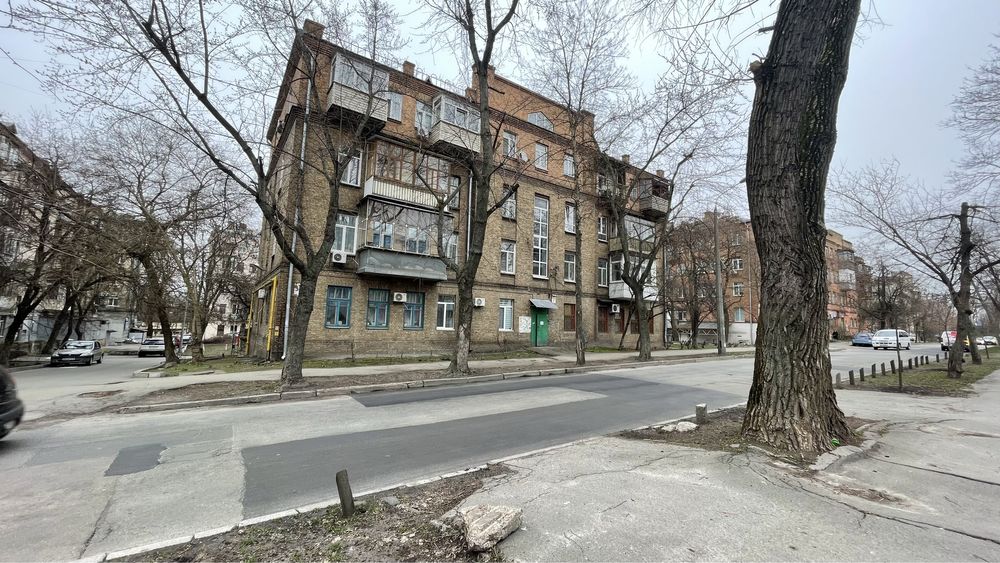 Продам кімнату в 3к квартирі, Куренівка, вул. Копилівська,2Б