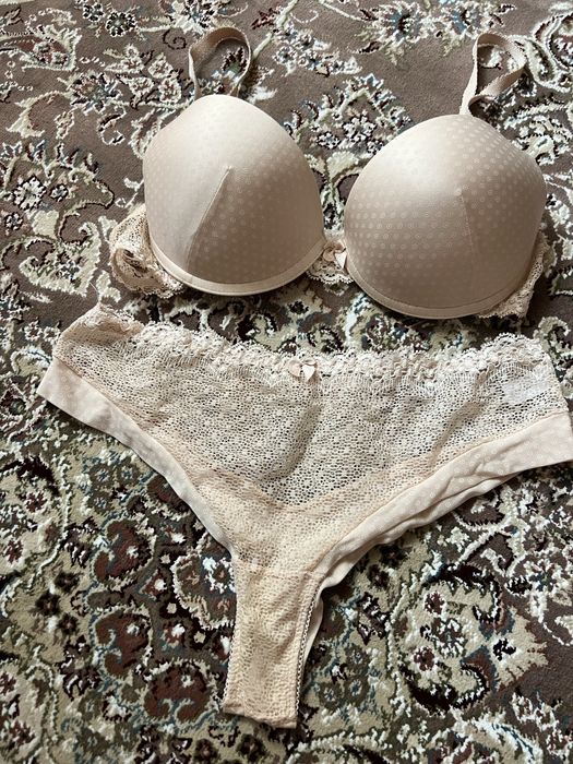 Комплект жіночоі білизни