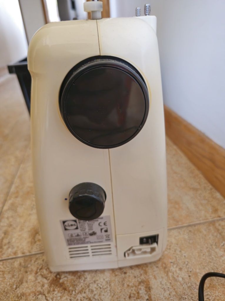 Maquina de costura