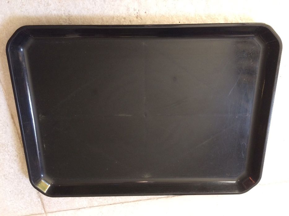 Tabuleiros pretos 30x42 cm, Próprios para alimentos