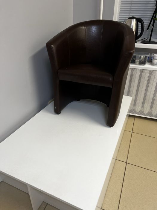 Меблі для майстра манікюру