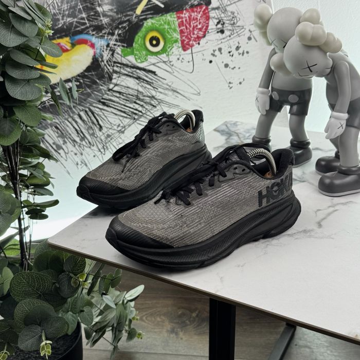 Кросівки Hoka Clifton 9 39 розмір E1128
