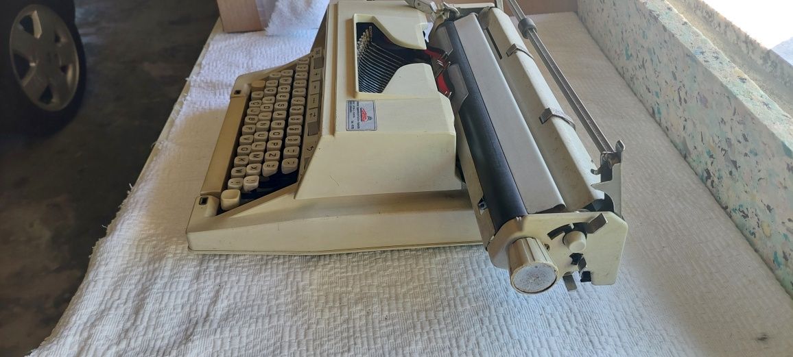 Máquina Escrever Hermes 3000