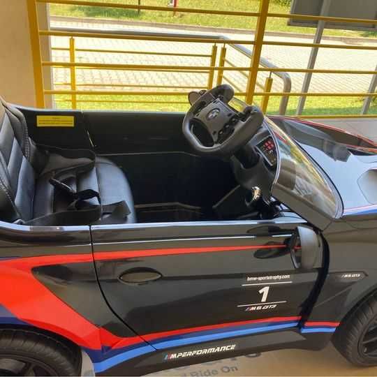 Pojazd na akumulator BMW M6 GT3 Nawiew powietrza