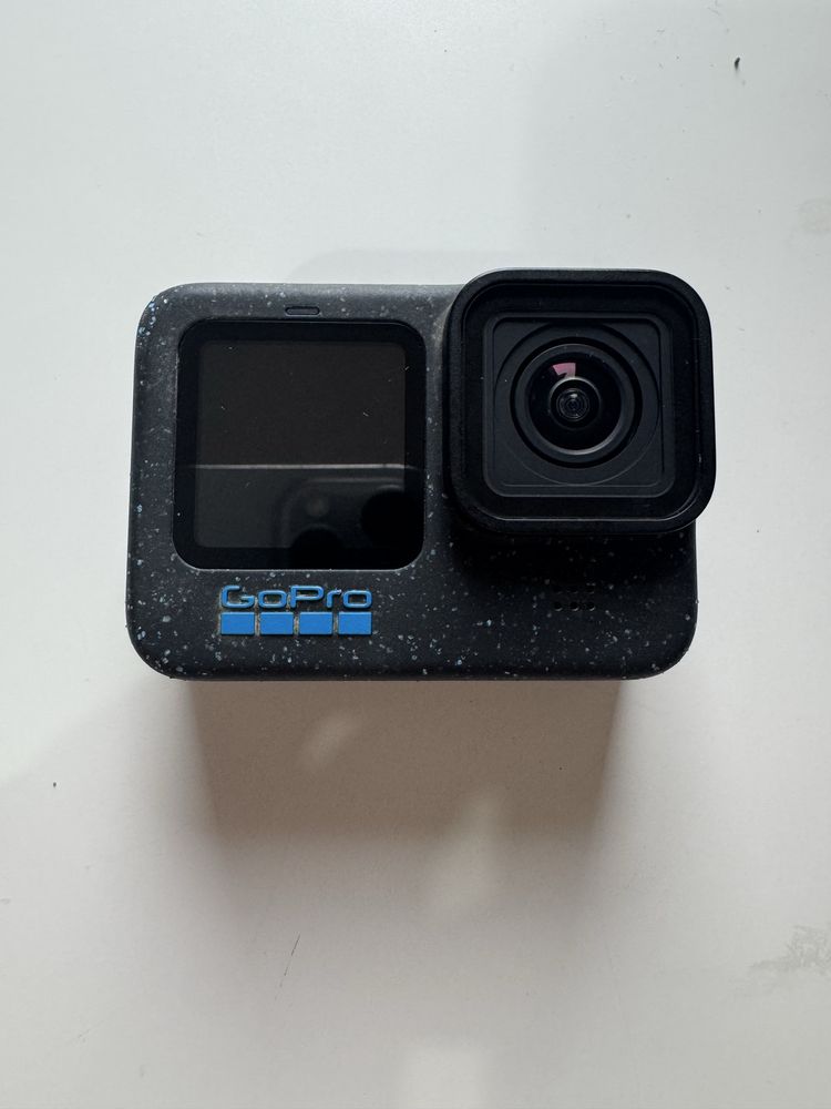 Go Pro 12 Black + Extras