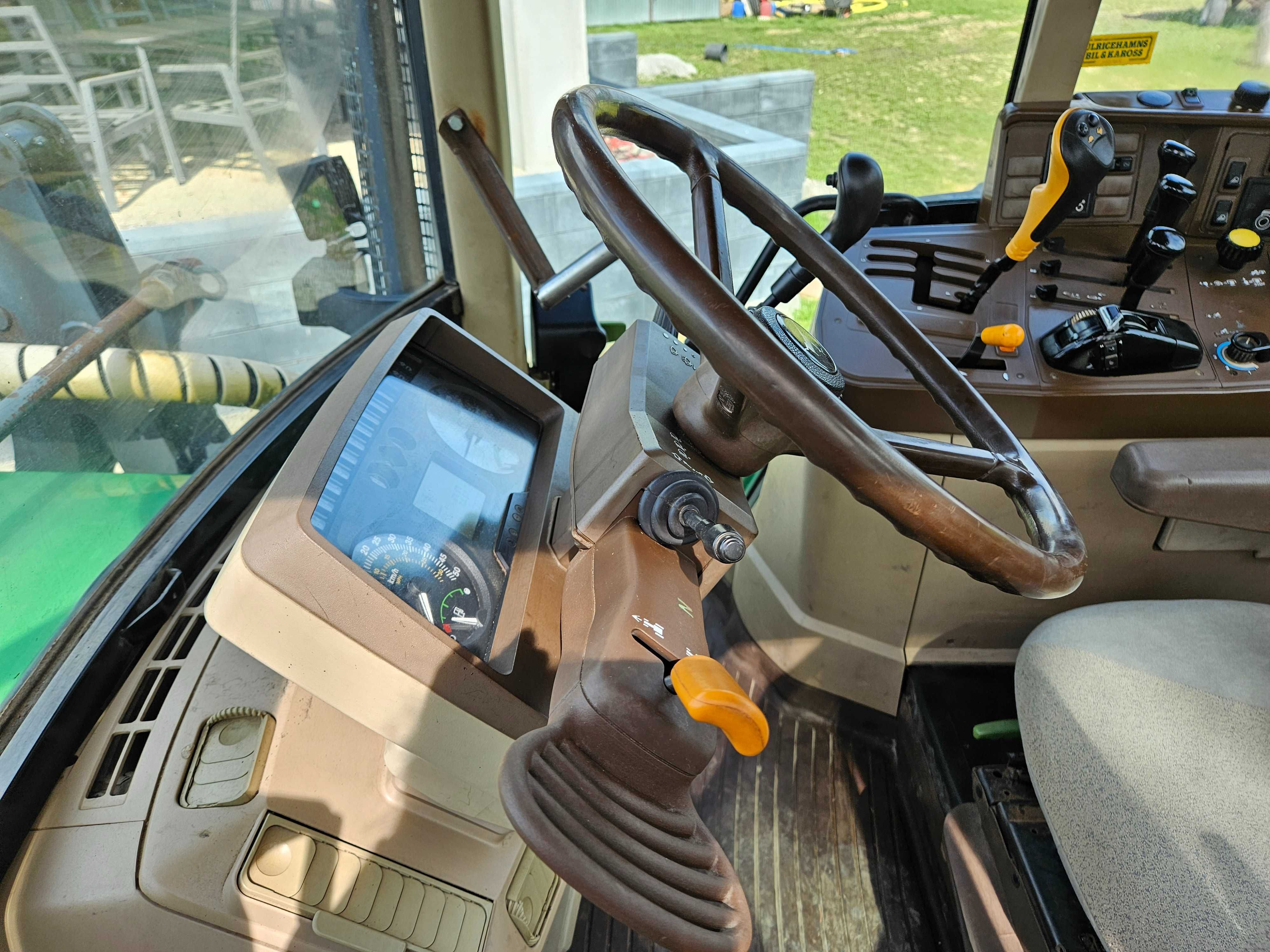 Traktor John Deere 6210
