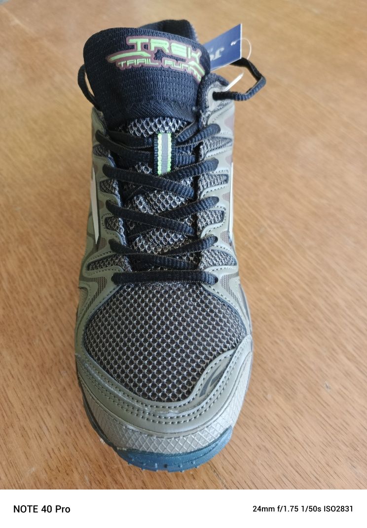 Кросівки трейлові JOMA .