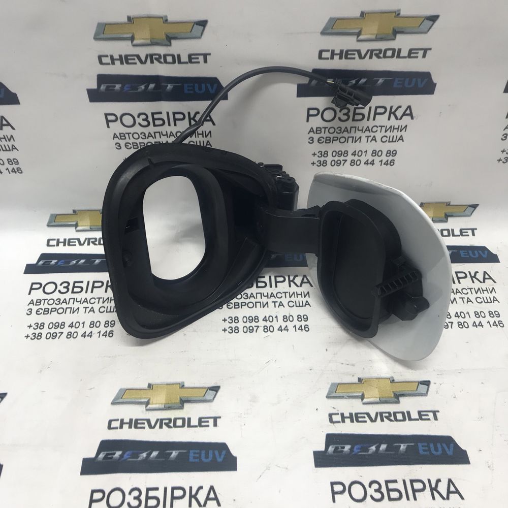 Лючок зарядки Chevrolet Bolt EUV