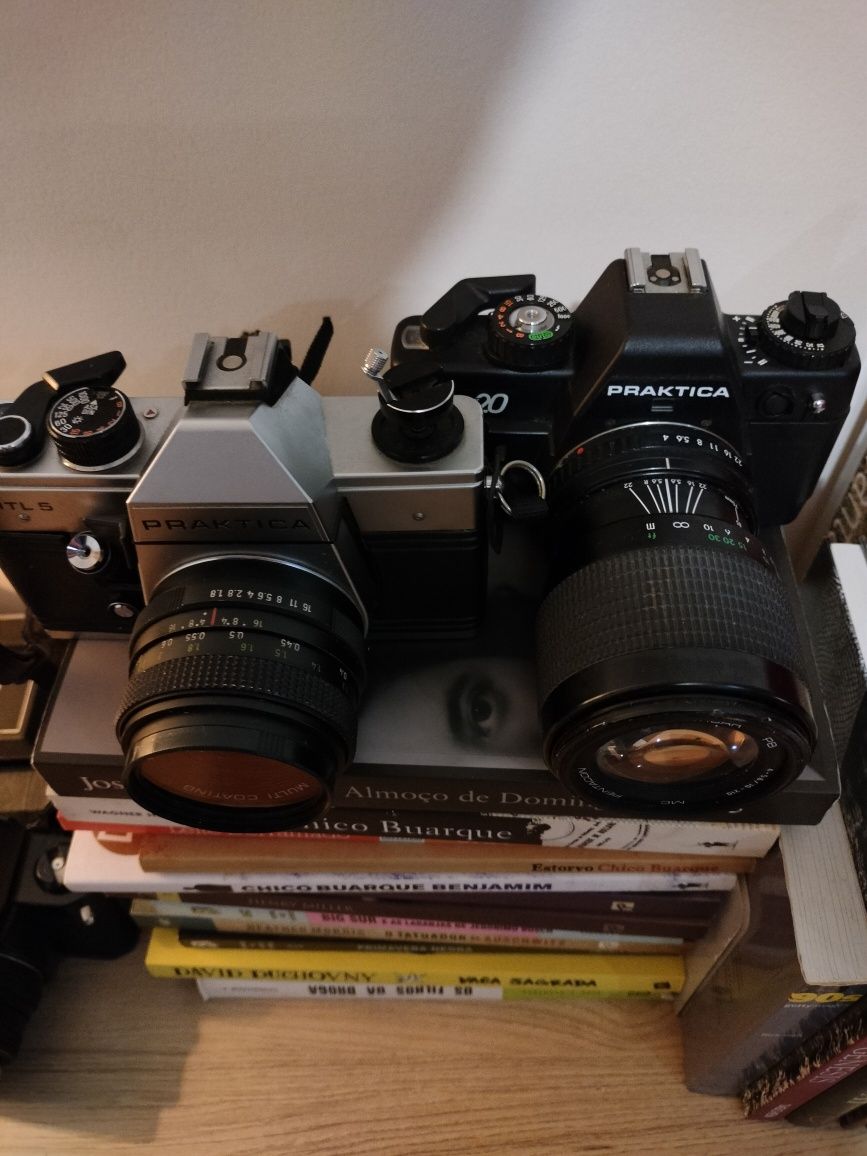 Conjunto máquinas fotográficas, objectivas e acessórios