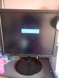 Monitor LCD Lenovo 17``