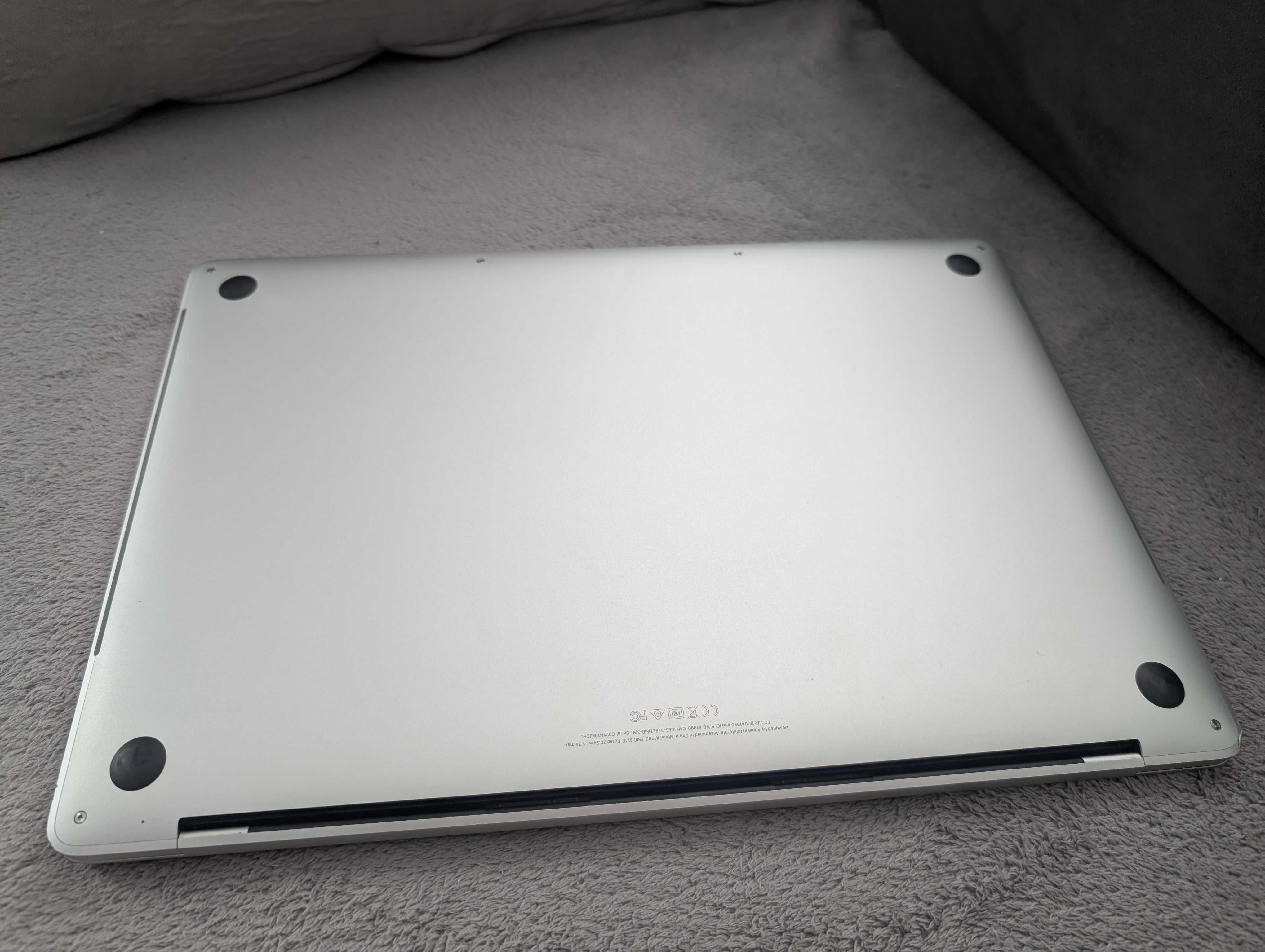 Apple MacBook Pro 15" 2018/19 A1990 i7-8750H 16 GB 256 SSD Ноутбук ПК
