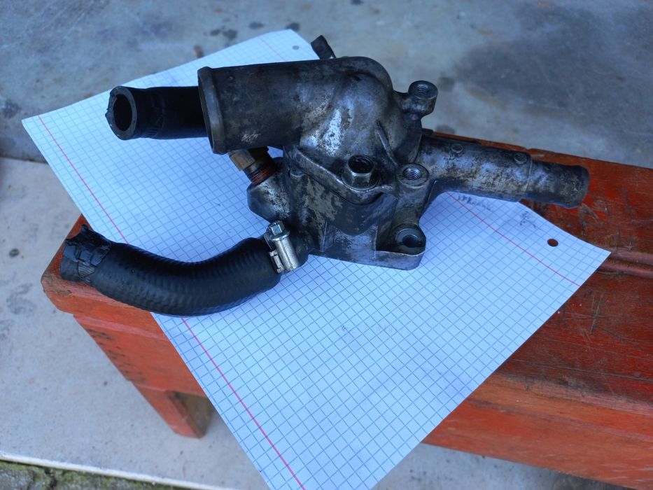 Flange do termostato (peça de motor Opel Combo)