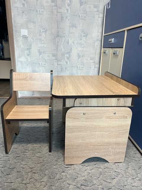 Столик и стульчик детский парта