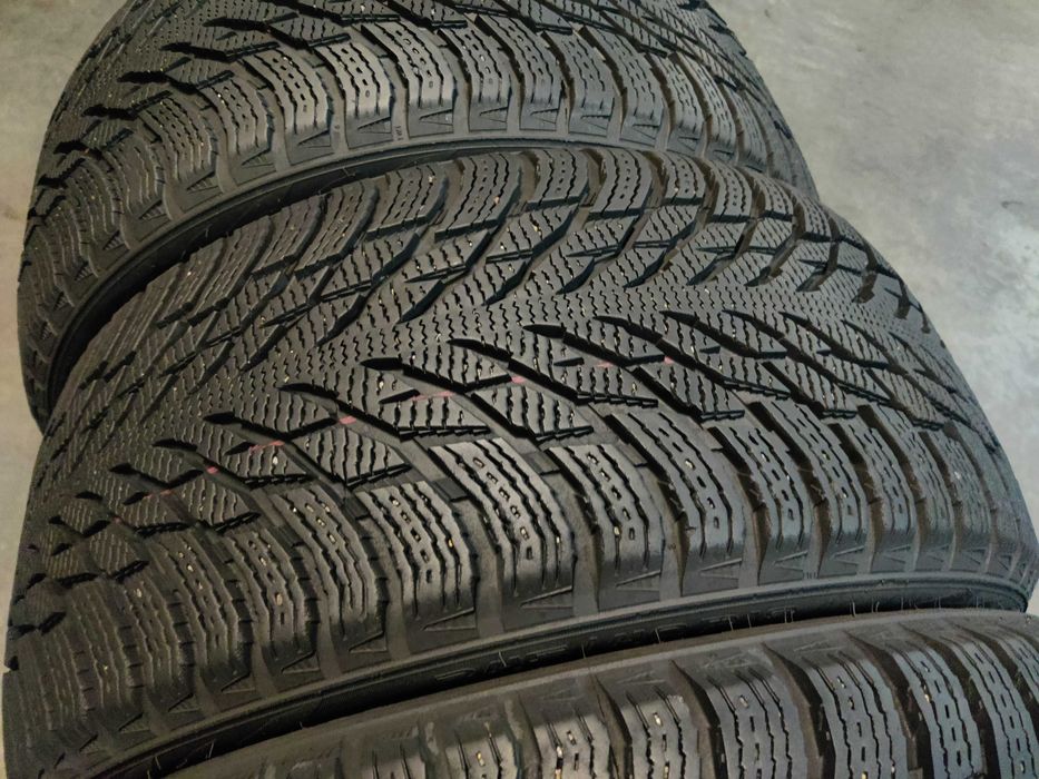Шини зима R18 245 40 Nokian Hakkapeliitta R³ дуже добрий стан