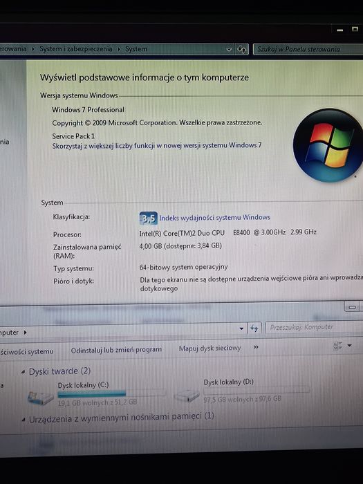 Komputer stacjonarny z monitorem Intel core 2 Duo E8400