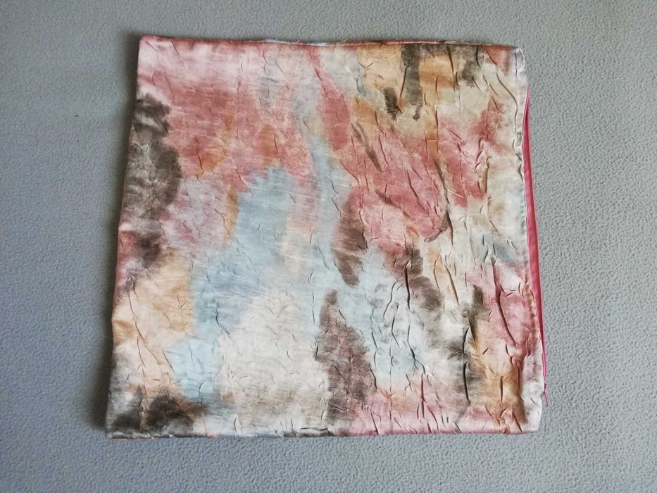 atłasowa  poszew.gufrowana na jasiek ozdobny 38x38 cm