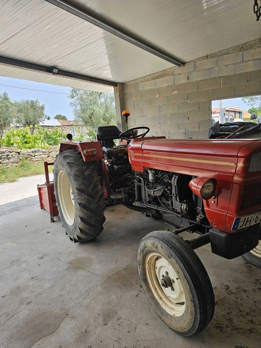 Trator Fiat 420 frese, caixa