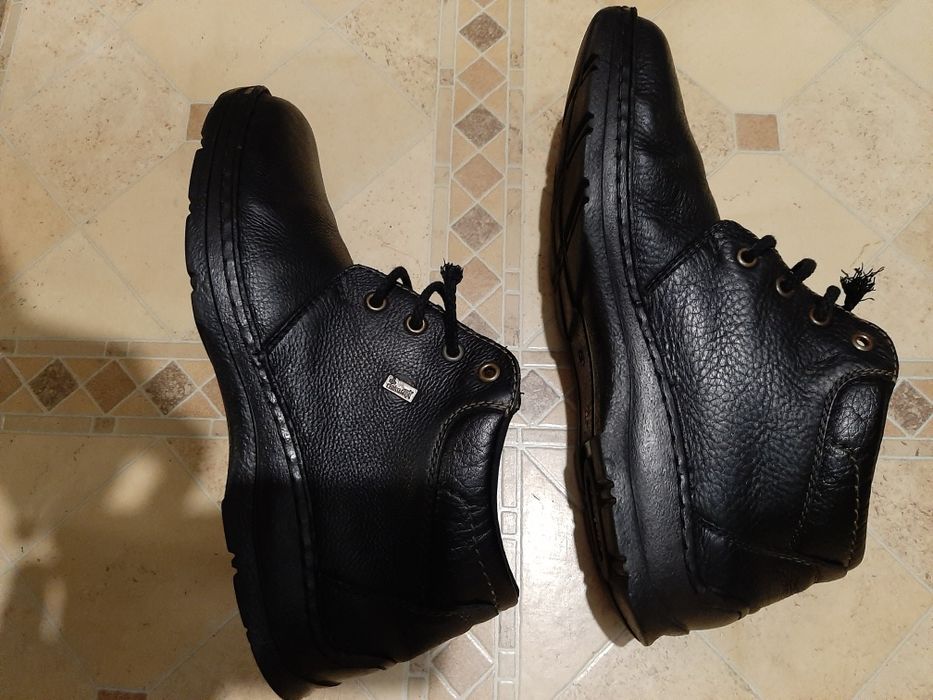 Мужские кожаные ботинки.