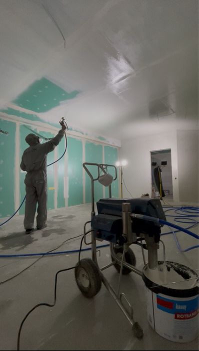 Покраска стен, шпаклевка стен, малярные работи, маляр, поклейка обоев.