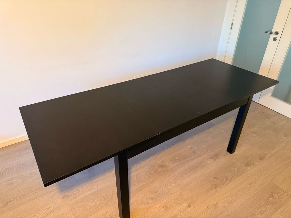 Mesa de jantar IKEA (140-220cm)