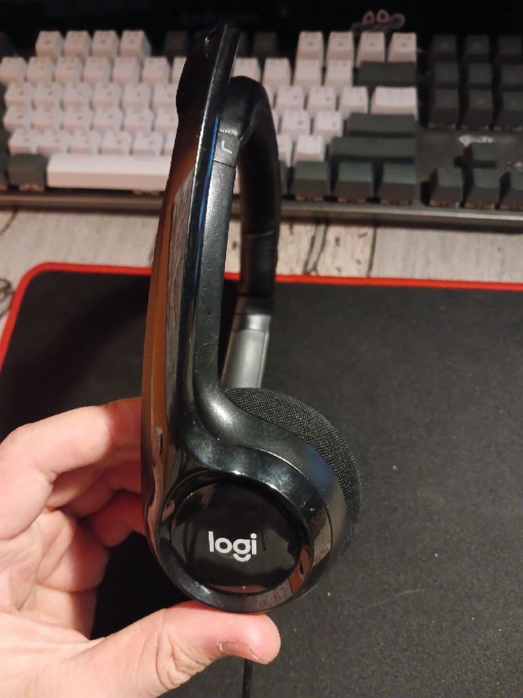 Гарнитура Logitech с микрофоном
