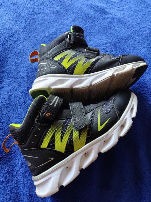 Buty jesienne sneakersy diody świecące wysokie 34