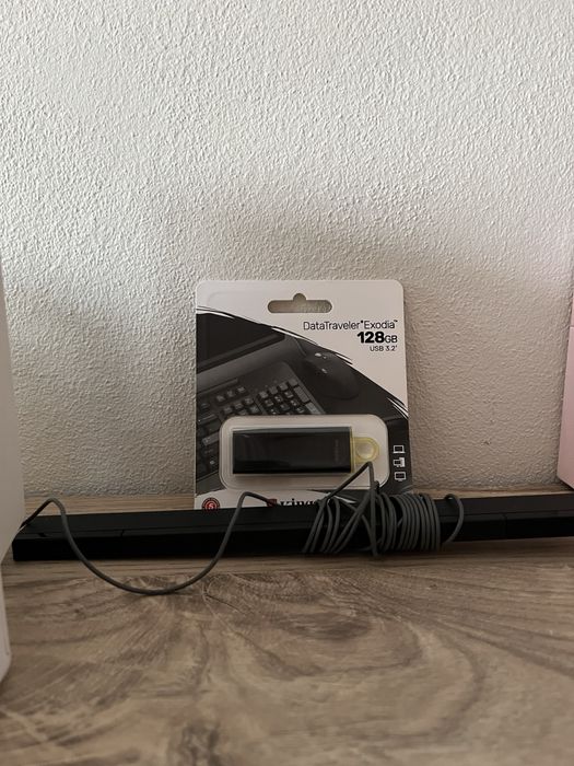 Wii desbloqueada com oferta de pen 128 gb com ate 40 jogos .