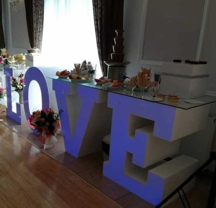 Stół love podświetlany