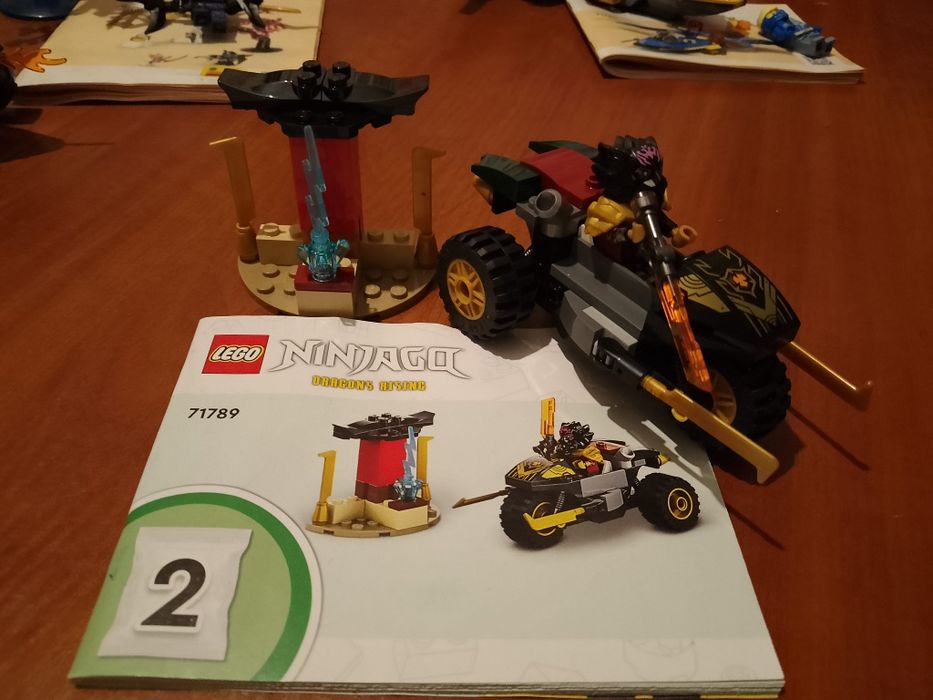 Конструктор Lego Ninjago Кай та Рас: Битва на машині та мотоциклі
