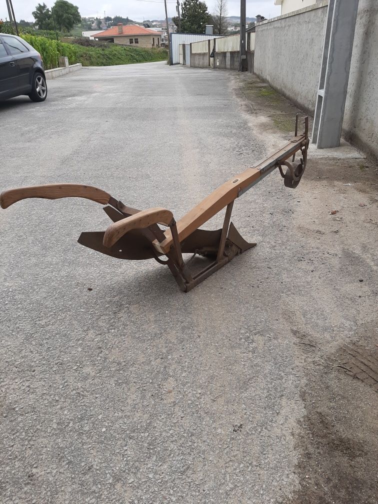 Arado Charrua Alfaia Restaurado