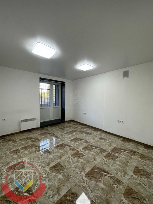 RLT V01 Продам фасадне комерційне приміщення, вул. Незалежності