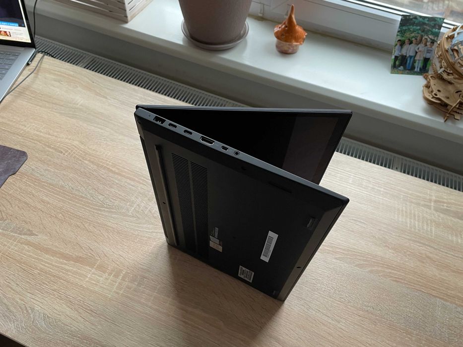 Lenovo ThinkPad P1 Intel® і9_1000gb SSD_4K дисплей_48gb RAM_7% Батарея