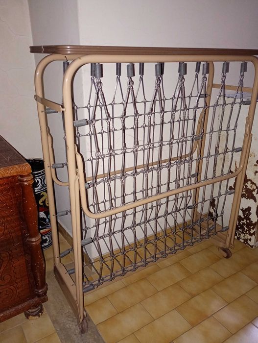 Cama divã dobrável