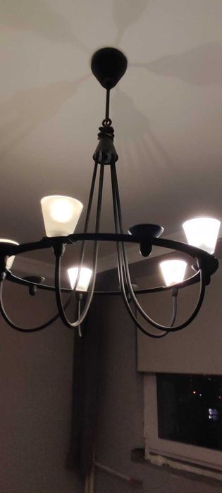 Czarny Żyrandol Ikea