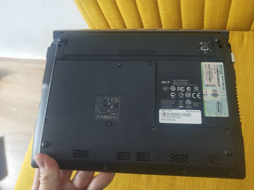 Laptop Acer Aspire One ZH9
