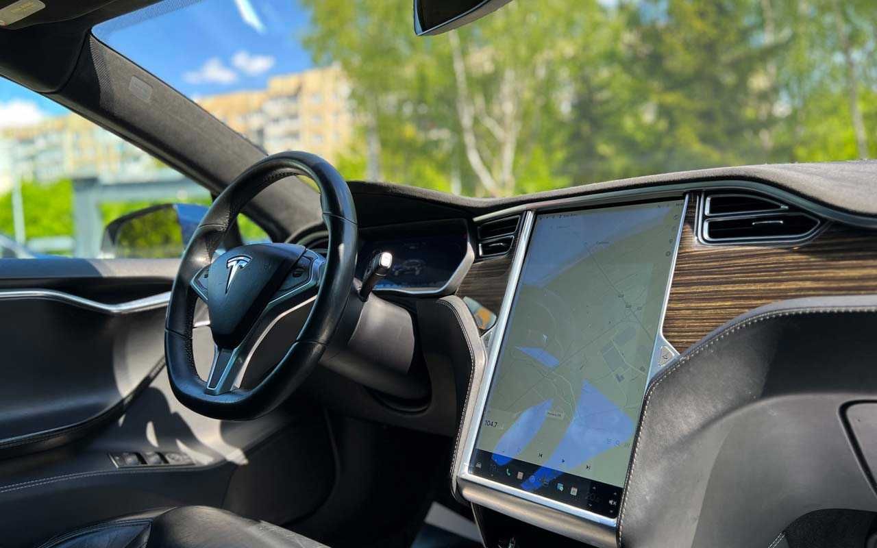 Tesla Model S 70D