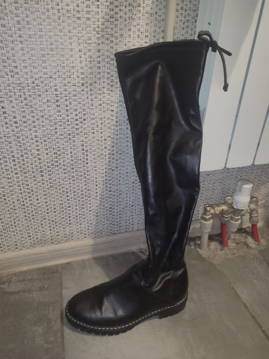 Ботфорти на зав'язках вище коліна