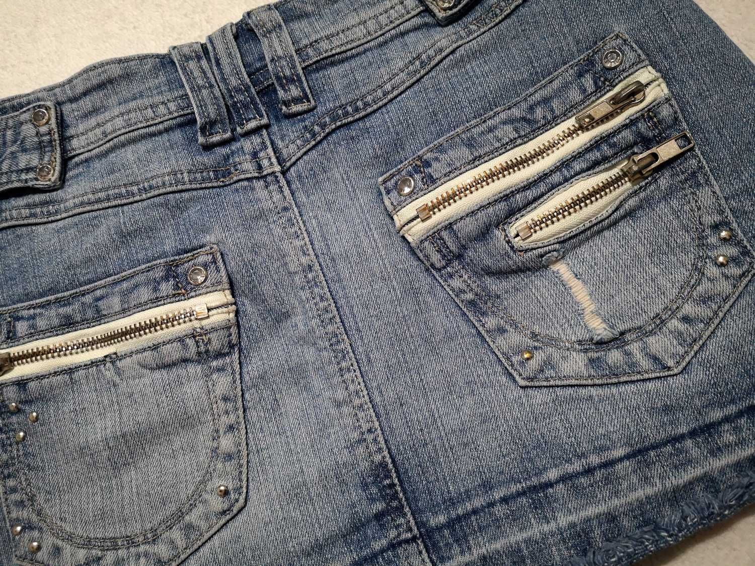 Jeansowa mini S 36 spódnica spódniczka postrzępiona z przetarciami