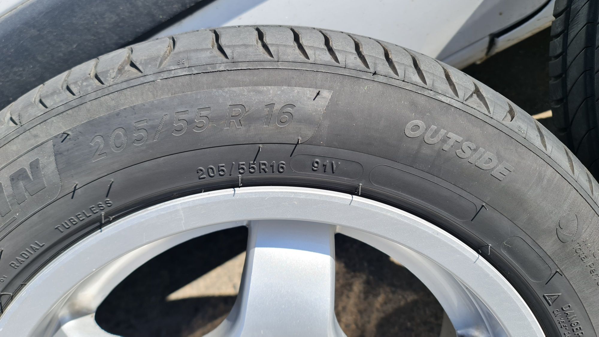 Felgi do Citroena z nowymi oponami Michelin Primacy 4 roz. 205/55 R16
