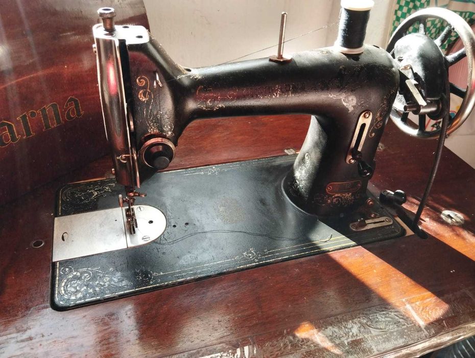 Máquina de Costura Antiga